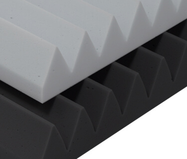 Kolmioprofiilinen &auml;&auml;nenvaimennuslevy ROWS Plus ja DIN 4102 B1 / C-s2, d0 standardin DIN EN 13501 mukaisesti mukainen palosuojaluokka